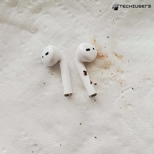 How to Clean Your Airpods if They Dropped on A Dirty Toilet?